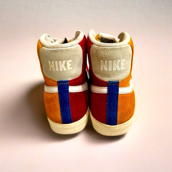 NIKE BLAZER '77 SUEDE
Noble Red & Kinetic Green Jade
Size US11 Men - Picture 4 of 4